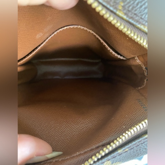 Louis Vuitton Amazon Crossbody in Beautiful Condition - Picture 12 of 16